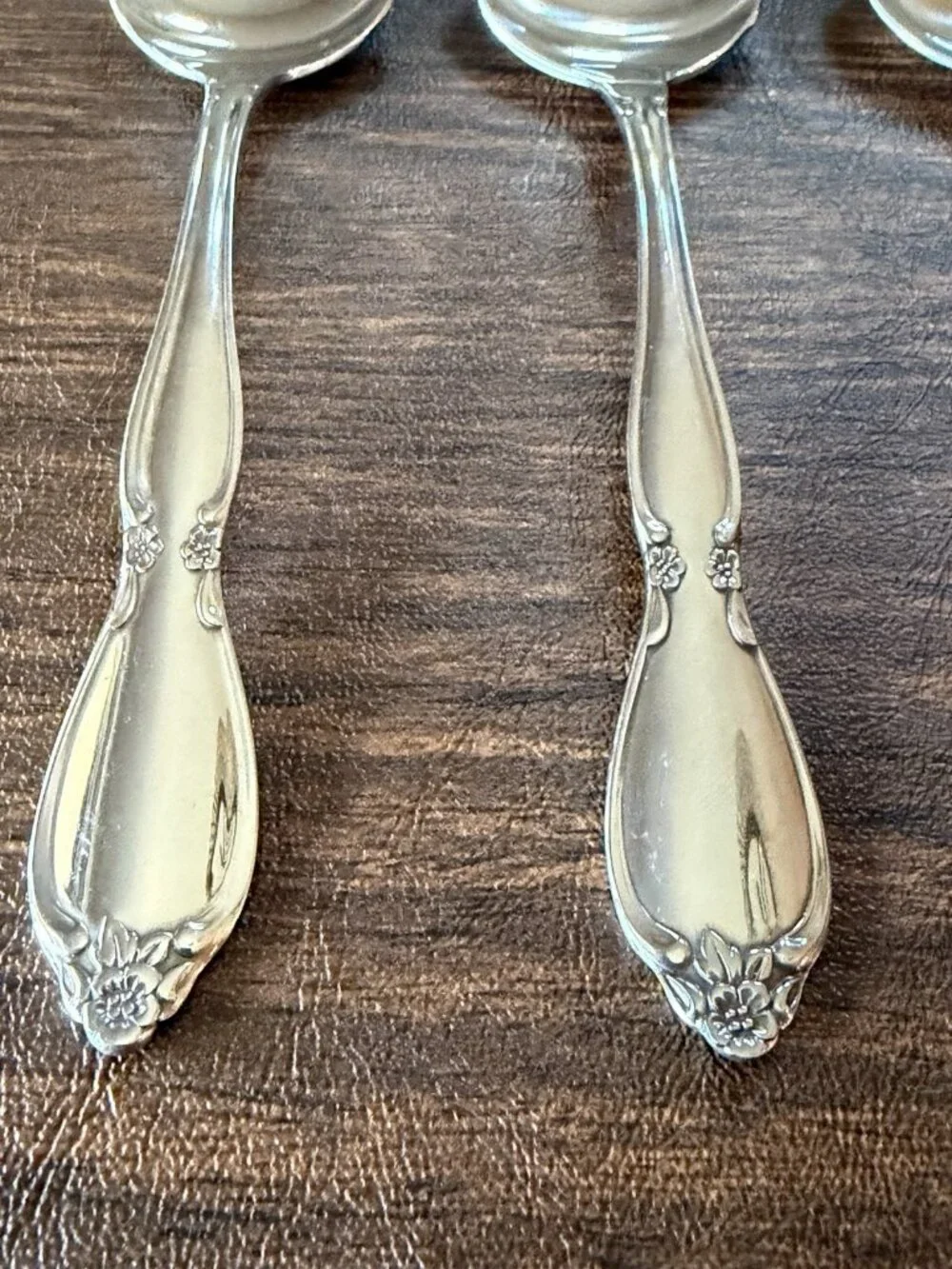 Set of 4 Oneida Community Chatelaine Stainless Solid Serving Spoons Flatware